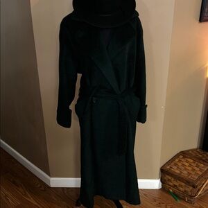 Stunning Vintage Wool & Mohair
Deep Emerald Green Elegant
Long, Belted Trench